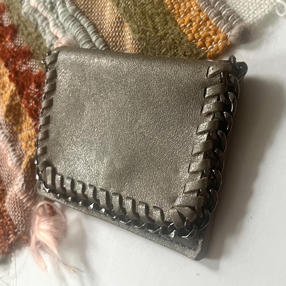 🍭3/$10 silver metallic woven details wallet - Picture 5 of 12